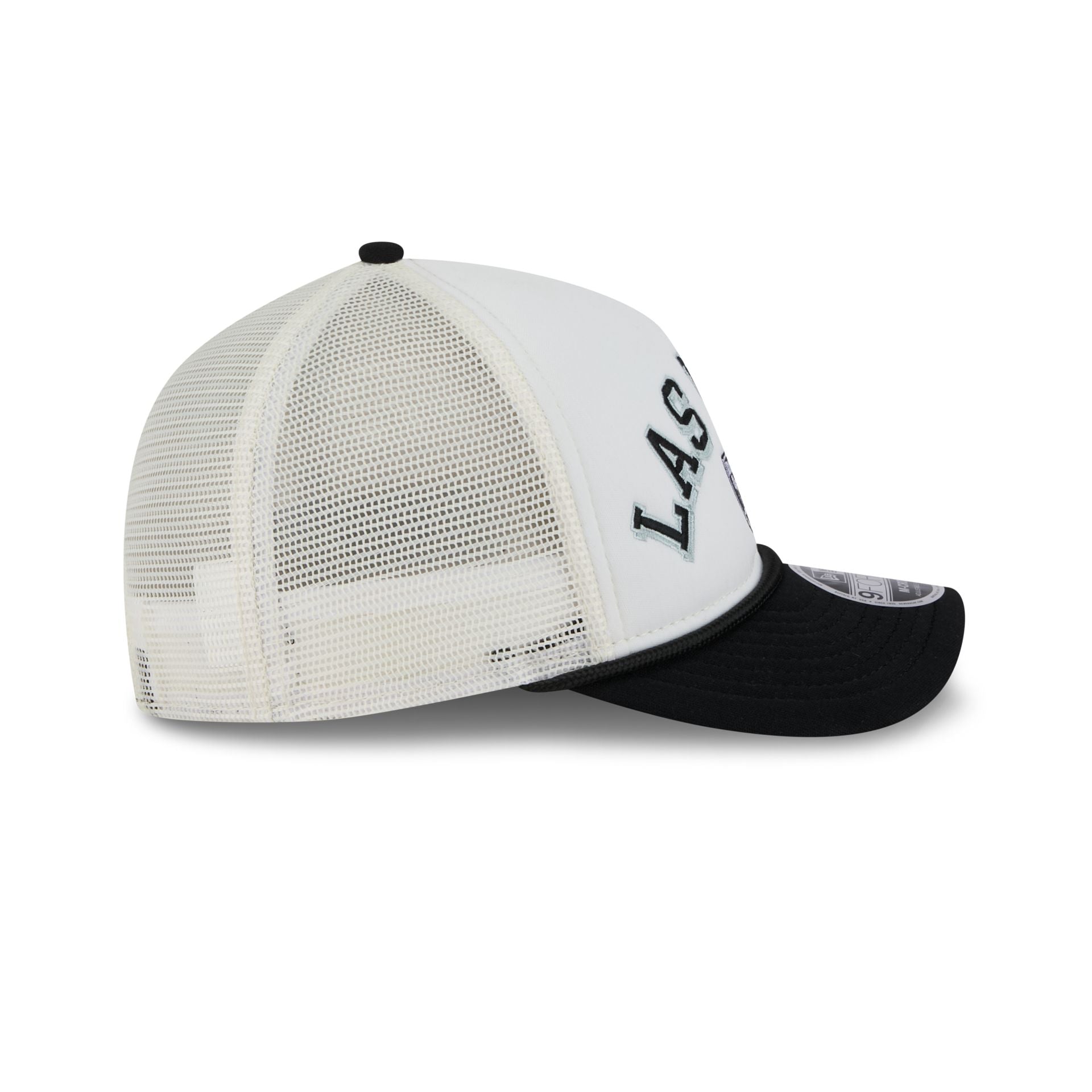 Las Vegas Raiders Chrome Arch 9FORTY M-Crown A-Frame Trucker Hat