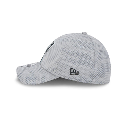 Las Vegas Raiders 2024 Sideline Gray 39THIRTY Stretch Fit Hat
